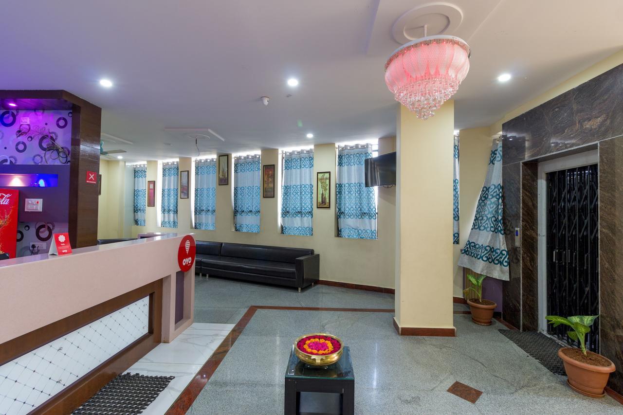 מלון היידראבד Oyo 7627 Royal Plaza מראה חיצוני תמונה